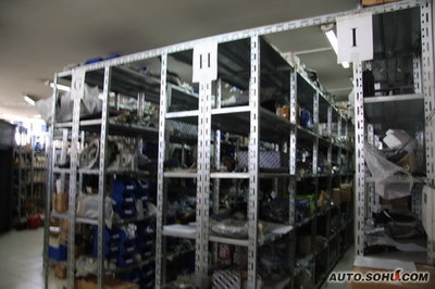 李書?？疾鞌⒗麃喖?S店，推動汽車配件本土化發展